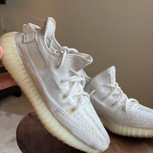Yeezy Boost 350 V2 Cream Sneakers